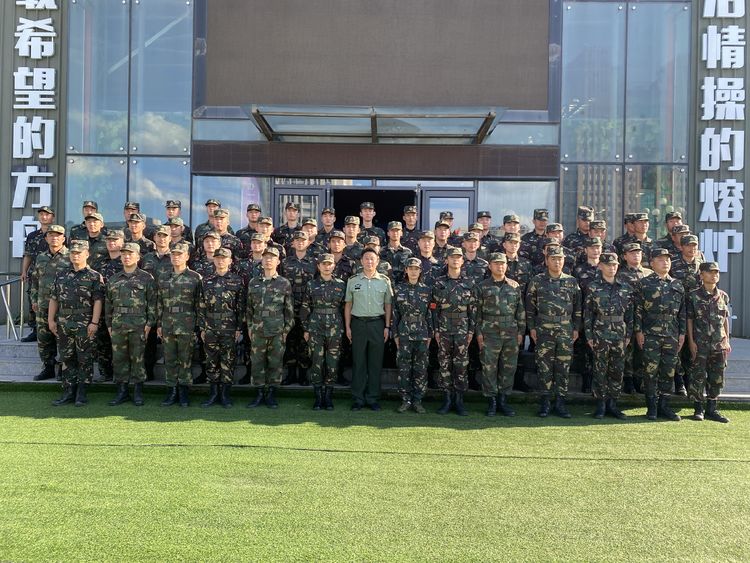 淬煉軍人品質(zhì) 高揚(yáng)青春夢(mèng)想——2021年新思路教育集團(tuán)承辦的學(xué)生軍訓(xùn)活動(dòng)